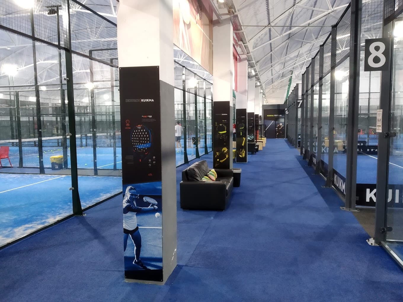 Pista de pádel en El Hangar Padel y Tenis