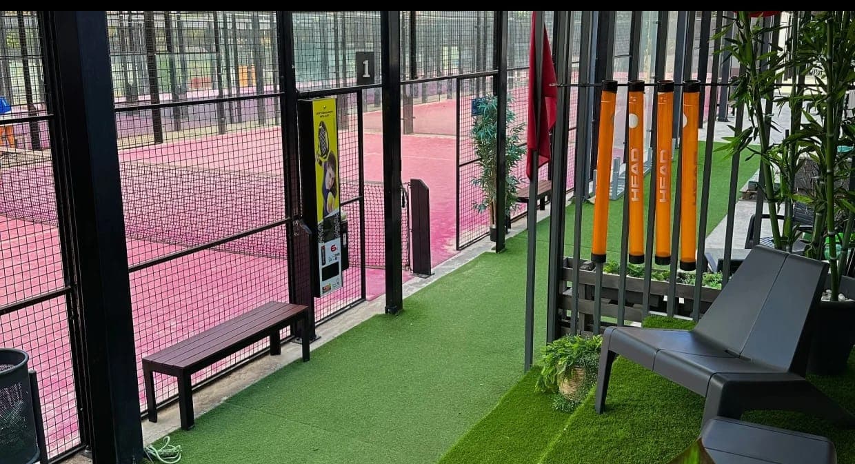 Pista de pádel en Riber Padel la moraleja